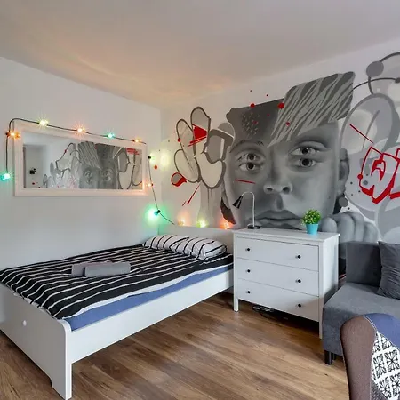 Lipstick House Rynek Daire