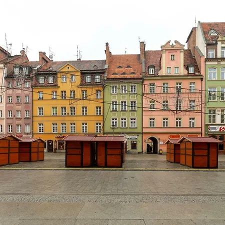 Lipstick House Rynek